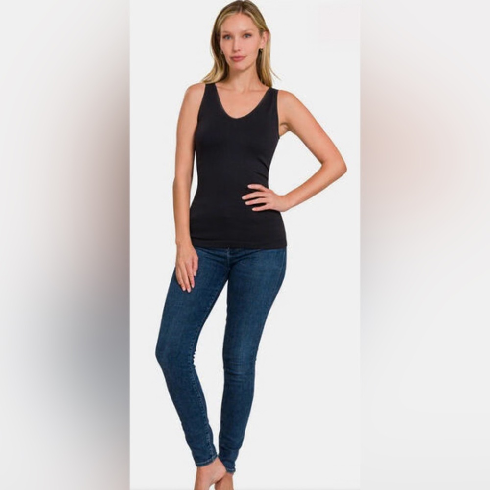 3 Zenana Outfitters Womens Basic Ribbed
Black Tank Top. Large